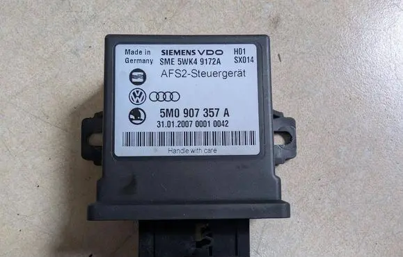 Volkswagen PASSAT B6 Light module LCM 5WK49172A 5M0907357A
