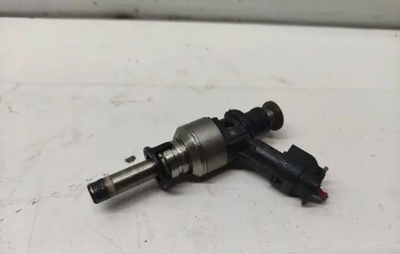 Audi A8 S8 D4 4H Fuel injector 1079036G