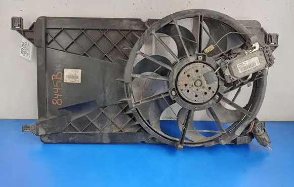 Mazda 3 II Electric radiator cooling fan 3M5H-8C607-XE