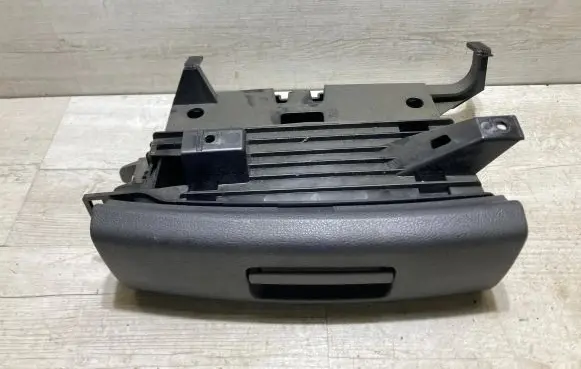 Volkswagen Golf VII Central console drawer/shelf pad 5G0882600A