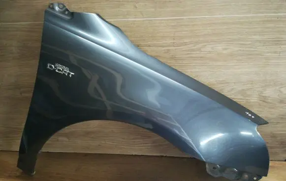 Toyota Avensis T250 Fender