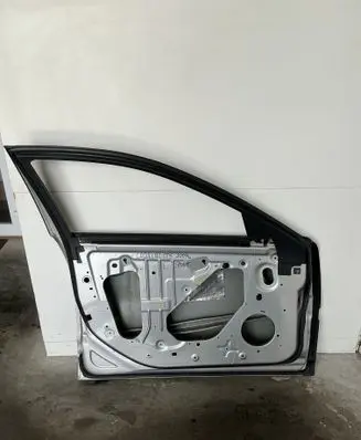 Cadillac CTS Front door 15880691