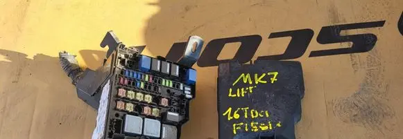 Ford Fiesta Fuse box set 16T0X1