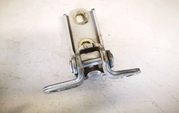 Opel Astra J Rear door lower hinge