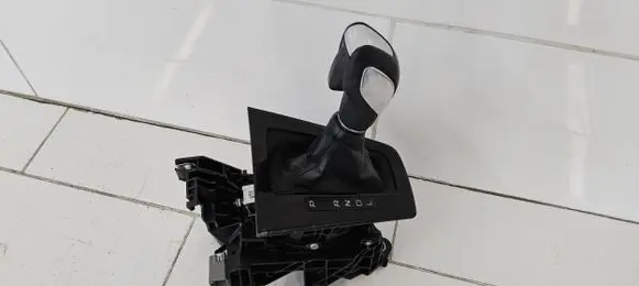 Ford Focus ST Gear shifter/selector 7K004 E7R9K P7R9K