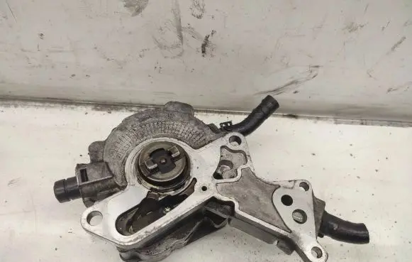 Volkswagen Touran I Fuel injection high pressure pump 038145209n