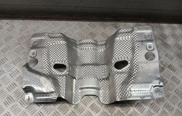 Audi A4 S4 B9 8W Exhaust heat shield 8W0863821