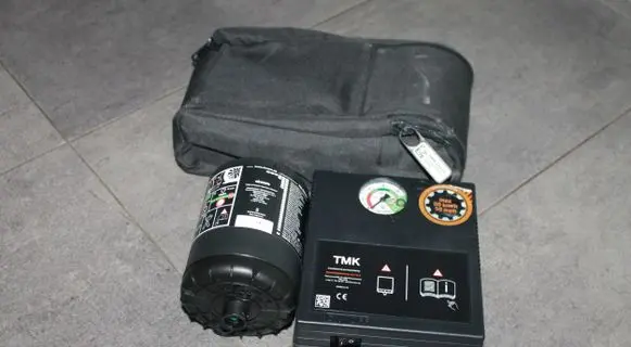 BMW 5 E60 E61 Tire air pump compressor 6898020 6898012 AIRCOMPRESSOR
