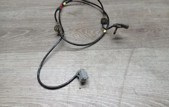 Volvo V70 ABS rear brake sensor 3524256 10071160373
