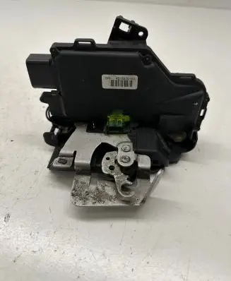 Audi A6 S6 C5 4B Front door lock 4B1837015G