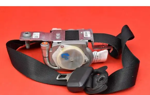 Tesla Model S Front seatbelt 1018787-03-B