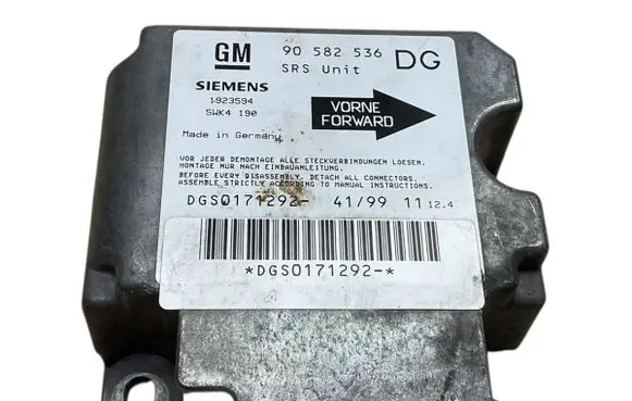 Opel Zafira A Airbag control unit/module 90582536