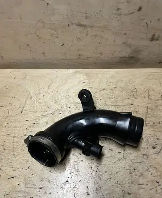 Volkswagen Transporter - Caravelle T6 Turbo air intake inlet pipe/hose 7E0129654P 5N0906391