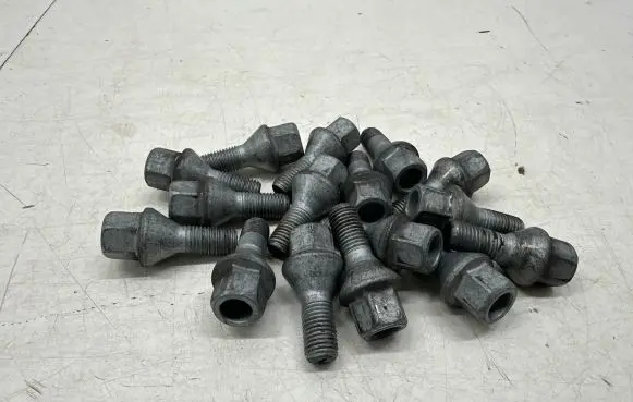 Nissan Qashqai J12 Nuts/bolts 