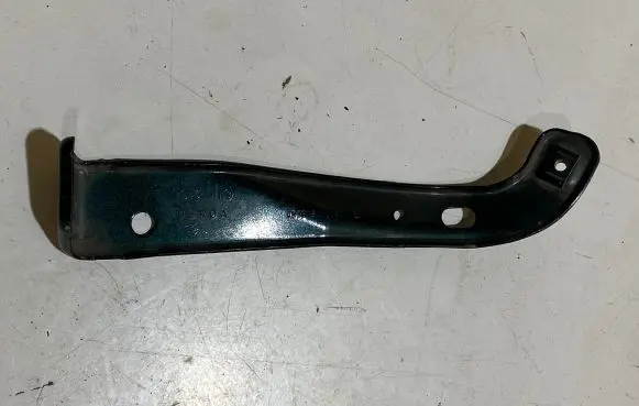 Ford Mustang VI Fender mounting bracket JR3B16C199BA