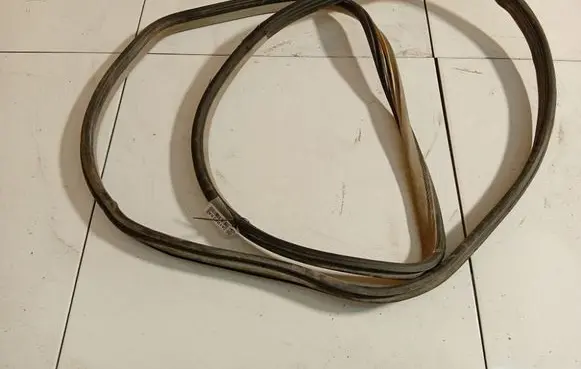 Seat Alhambra (Mk1) Rubber seal front coupe door 