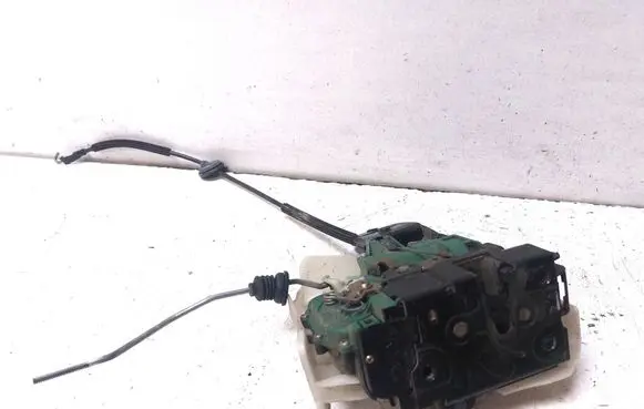 Skoda Superb B5 (3U) Front door lock 