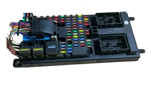 Land Rover Discovery 3 - LR3 Fuse module YQE500300 519051403