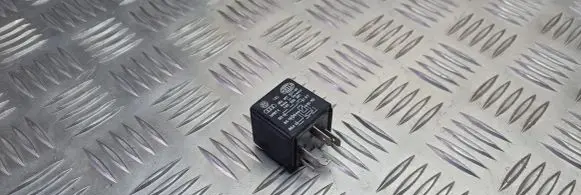Audi A4 S4 B5 8D Other relay 4RA00750700 165906381