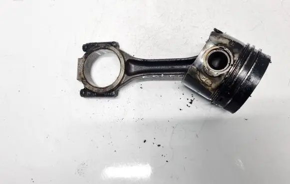 Volkswagen PASSAT B5.5 Piston with connecting rod
