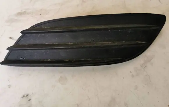 Mercedes-Benz B W245 Front grill A1698852322