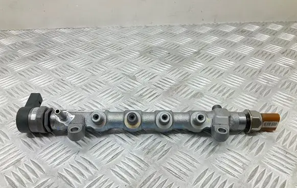 Audi A4 S4 B8 8K Fuel pressure regulator 03L130089Q 057130764AB 03L906051