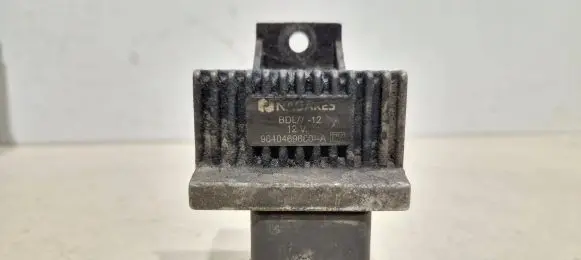 Renault Master II Glow plug pre-heat relay 9640469680a