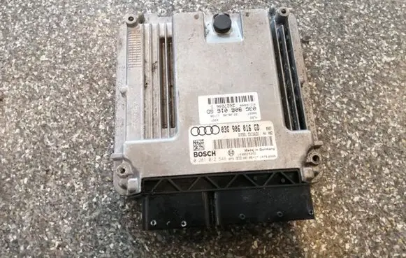 Audi A4 S4 B7 8E 8H Engine control unit/module 03G906016GD 281012546