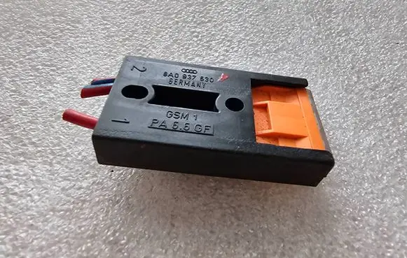 Audi A4 S4 B6 8E 8H Fuse 8A0937530 GEBMANV