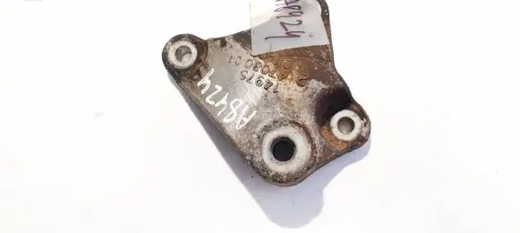 Peugeot 807 Engine mounting bracket 4708001 14975