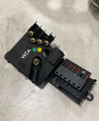 Mercedes-Benz E W211 Fuse module A2115460641