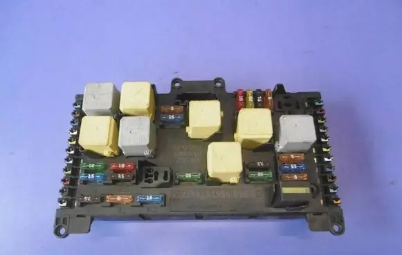 Mercedes-Benz Vito Viano W639 Fuse module A6395450801