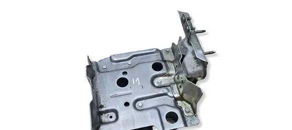 Nissan Qashqai Battery box tray 