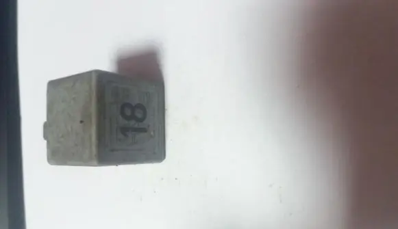 Volkswagen PASSAT B5 Other relay 191937503