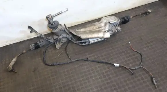 Volkswagen Golf VI Steering rack