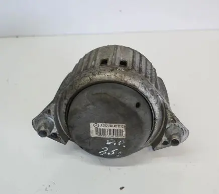 Mercedes-Benz C W204 Engine mount bracket A2122404217