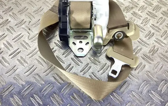 Lexus GS 300 350 430 450H Front seatbelt 7Q1600P
