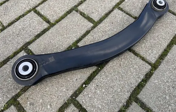 Rear upper control arm/wishbone