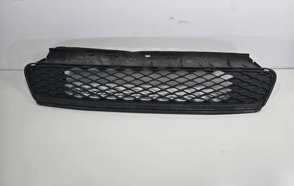 Toyota Auris 150 Front bumper lower grill 5311202320