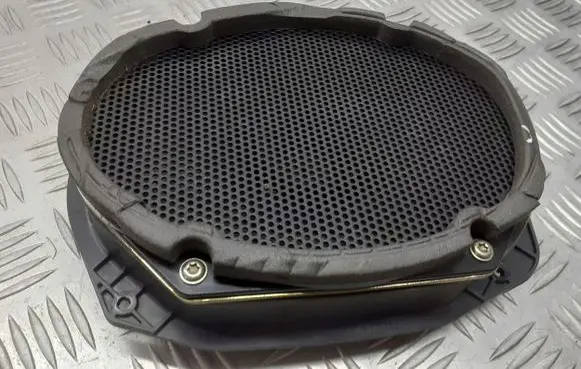 Ford Mondeo Mk III Subwoofer speaker 1S7F-19B171