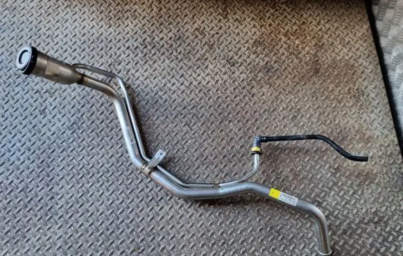 Fuel tank filler neck pipe