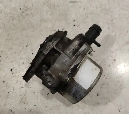 Renault Megane III Vacuum pump