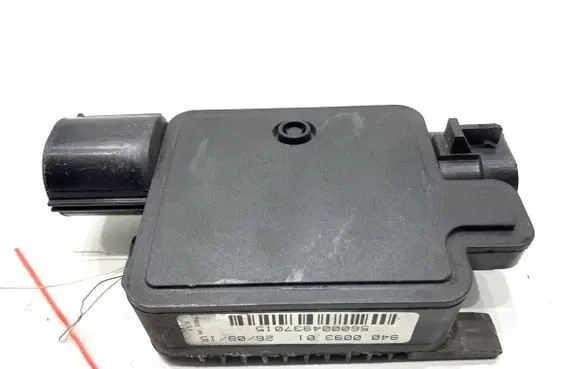Volvo V40 Fan control module 940009301