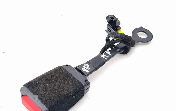 Front seatbelt buckle