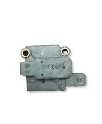 Audi 80 90 S2 B4 Fuel pressure regulator 2437020005