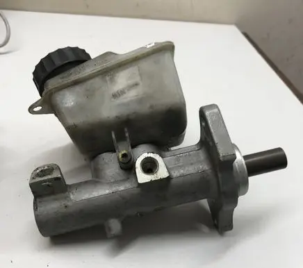 Volvo S60 Master brake cylinder 8646006