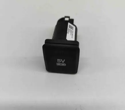 Jaguar I-Pace USB socket connector JPLA19010CA