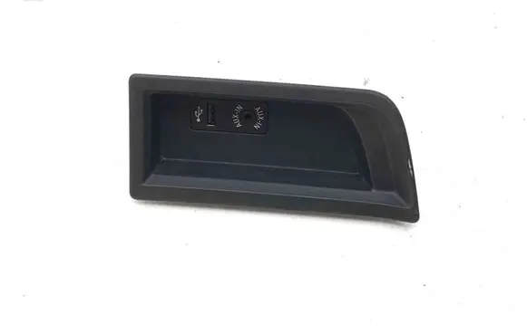 BMW 4 F32 F33 AUX in-socket connector 9207357 51169207357