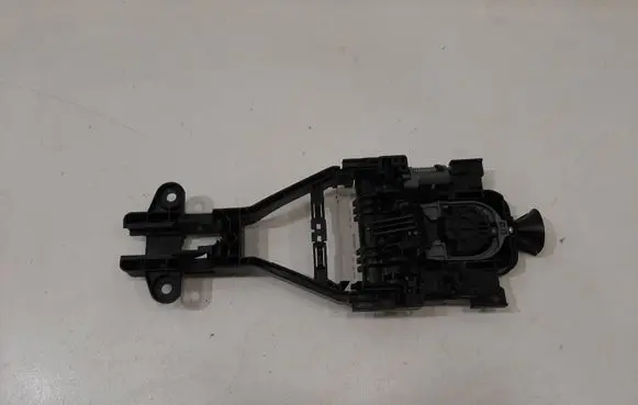 Rear door exterior handle/bracket