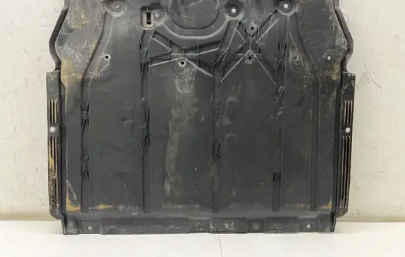 Mercedes-Benz CLA C118 X118 Engine splash shield/under tray A2475200900